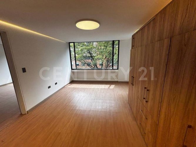 Apartaestudio en venta en Chico Norte, Bogotá, 46 m² · foto 6 de 9