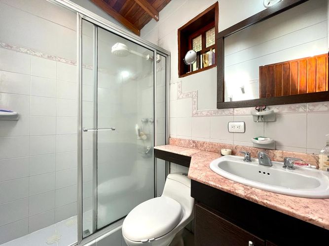 Casa de 4 alcobas en venta en Zuñiga, Envigado, 700 m² · foto 23 de 24
