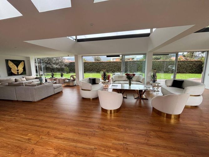 Casa de 4 alcobas en venta en Guaymaral, Bogotá, 334 m² · foto 3 de 19