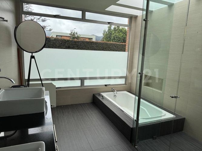 Casa de 4 alcobas en venta en Guaymaral, Bogotá, 334 m² · foto 12 de 19