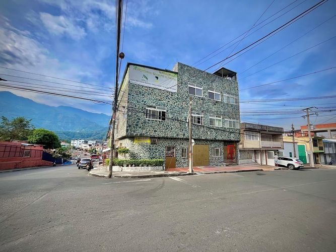 Casa de 5 alcobas en venta en Centro, Ibagué, 800 m² · foto 4 de 24