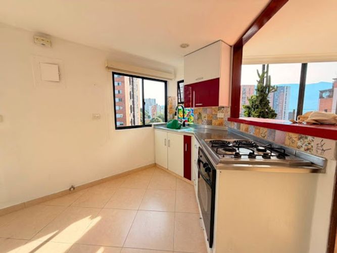Apartamento de 3 alcobas en arriendo en La Pilarica, Medellín, 140 m² · foto 4 de 24