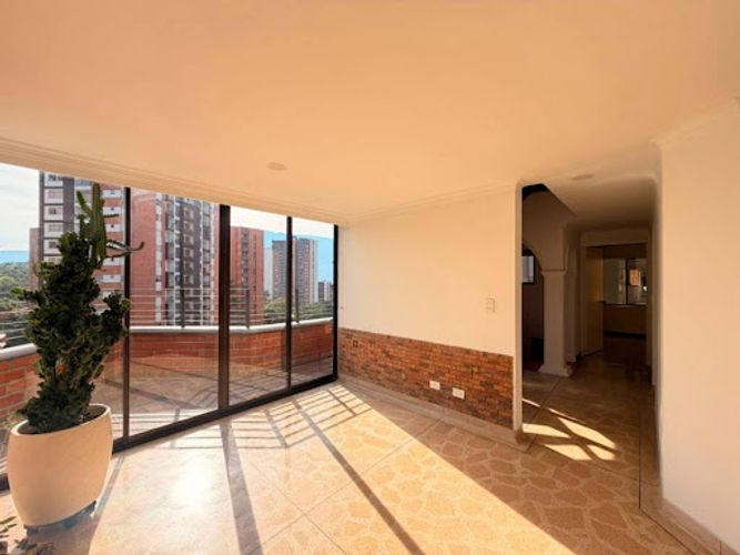 Apartamento de 3 alcobas en arriendo en La Pilarica, Medellín, 140 m² · foto 8 de 24