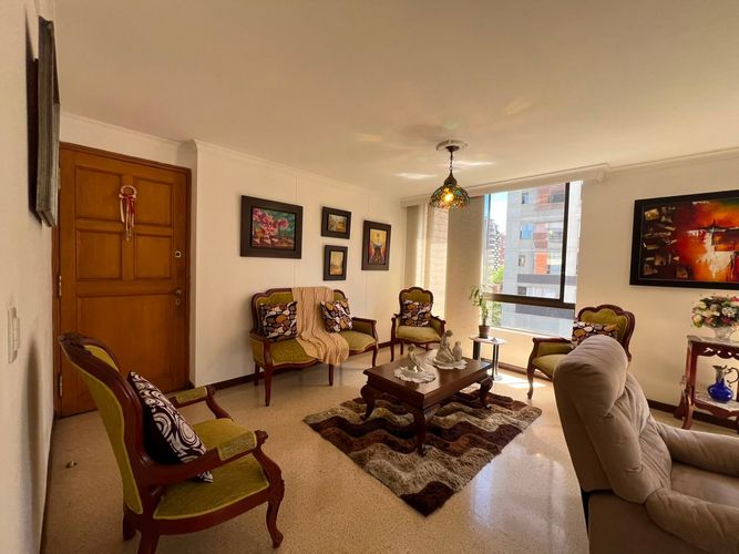 Apartamento de 3 alcobas en arriendo en El Poblado, Medellín, 101 m² · foto 2 de 13