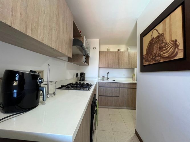 Apartamento de 3 alcobas en arriendo en El Poblado, Medellín, 101 m² · foto 9 de 13