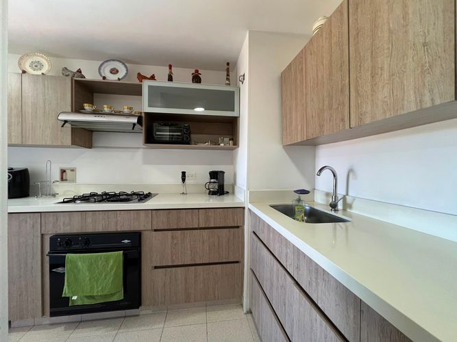 Apartamento de 3 alcobas en arriendo en El Poblado, Medellín, 101 m² · foto 10 de 13