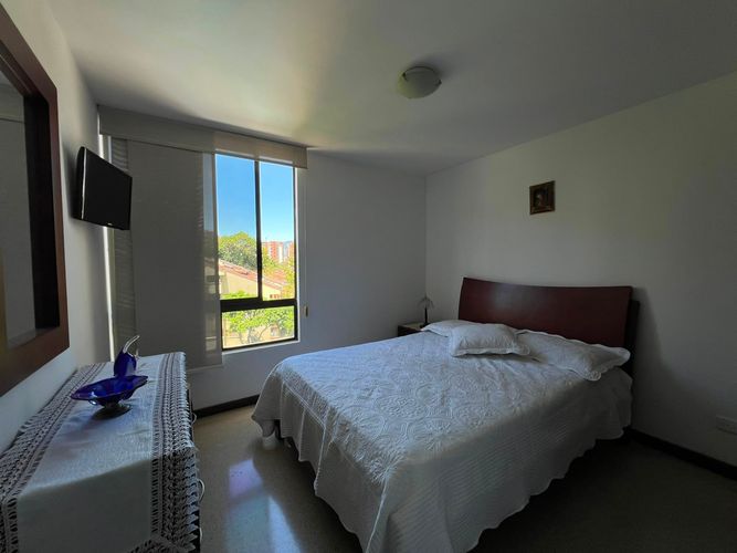 Apartamento de 3 alcobas en arriendo en El Poblado, Medellín, 101 m² · foto 11 de 13