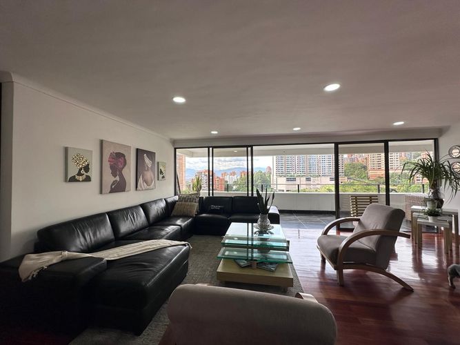 Apartamento de 4 alcobas en venta en El Poblado, Medellín, 280 m² · foto 1 de 20