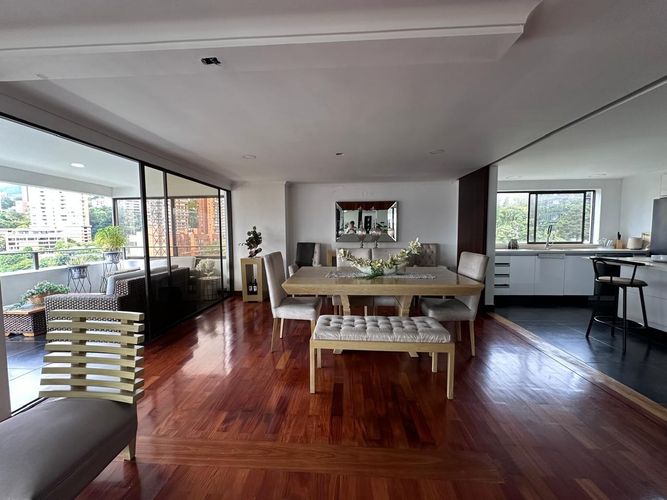 Apartamento de 4 alcobas en venta en El Poblado, Medellín, 280 m² · foto 2 de 20