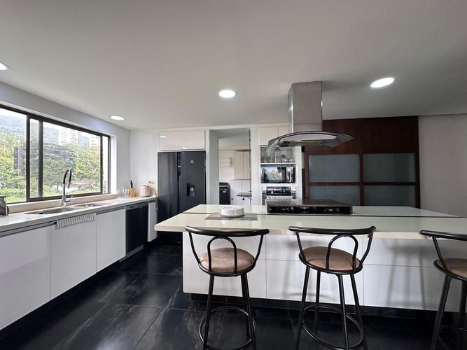 Apartamento de 4 alcobas en venta en El Poblado, Medellín, 280 m² · foto 6 de 20