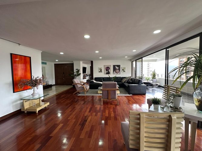 Apartamento de 4 alcobas en venta en El Poblado, Medellín, 280 m² · foto 3 de 20