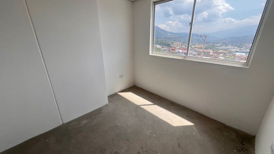 Apartamento de 3 alcobas en venta en Bellavista, Girón, 58 m² · foto 11 de 12