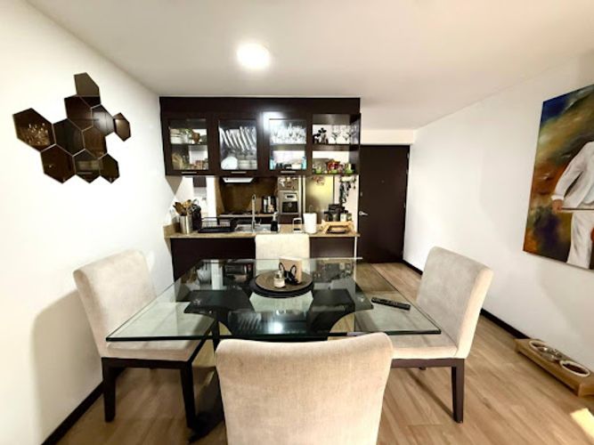 Apartamento de 3 alcobas en arriendo en Loma De Los Bernal, Medellín, 80 m² · foto 4 de 12