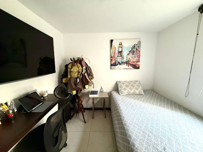 Apartamento de 3 alcobas en arriendo en Loma De Los Bernal, Medellín, 80 m² · foto 5 de 12