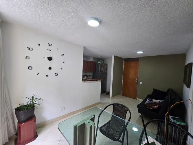 Apartamento de 3 alcobas en venta en El Rincón, Medellín, 52 m² · foto 3 de 15