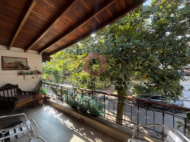 Casa de 8 alcobas en venta en Las Acacias, Medellín, 336 m² · foto 3 de 20