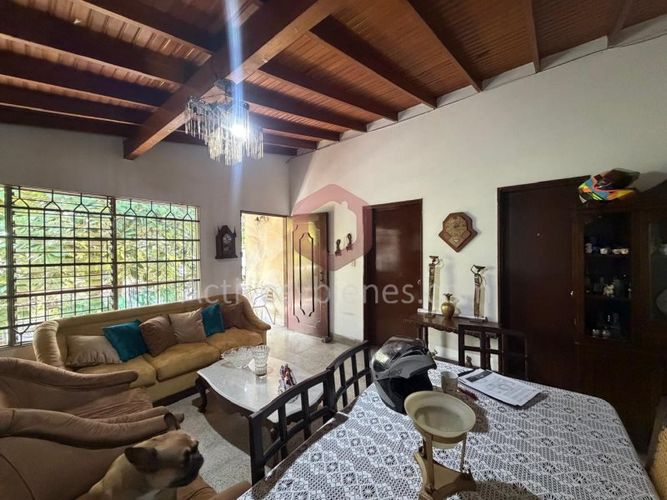 Casa de 8 alcobas en venta en Las Acacias, Medellín, 336 m² · foto 6 de 20