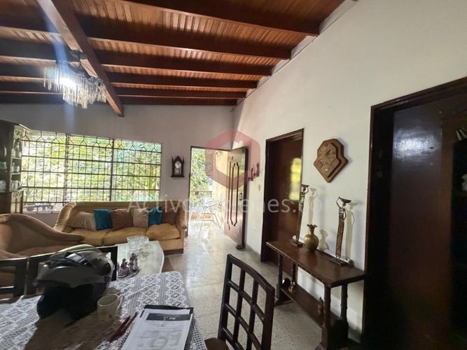 Casa de 8 alcobas en venta en Las Acacias, Medellín, 336 m² · foto 7 de 20