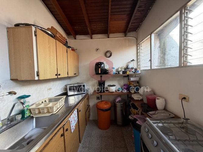Casa de 8 alcobas en venta en Las Acacias, Medellín, 336 m² · foto 16 de 20