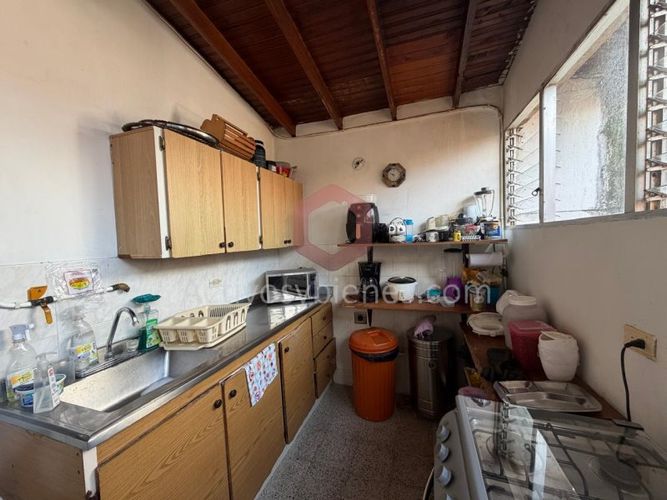 Casa de 8 alcobas en venta en Las Acacias, Medellín, 336 m² · foto 17 de 20