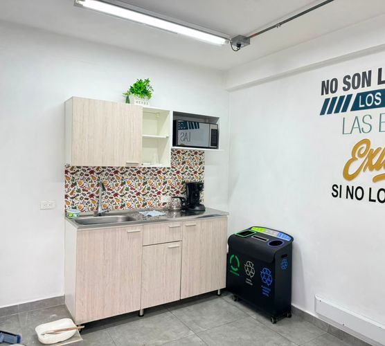 Oficina en arriendo en Cristo Rey, Medellín, 186 m² · foto 3 de 18