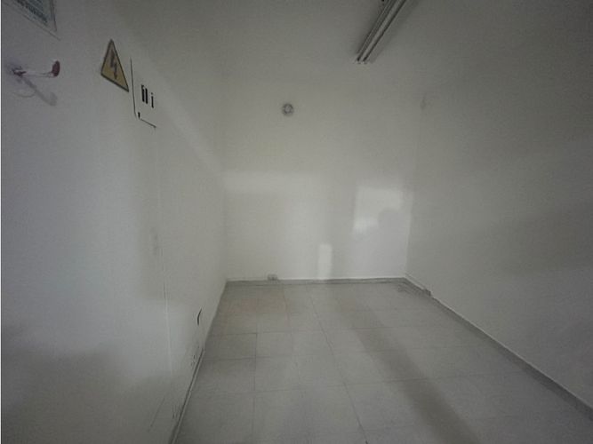 Local en arriendo en Centro Administrativo, Medellín, 15 m² · foto 2 de 5