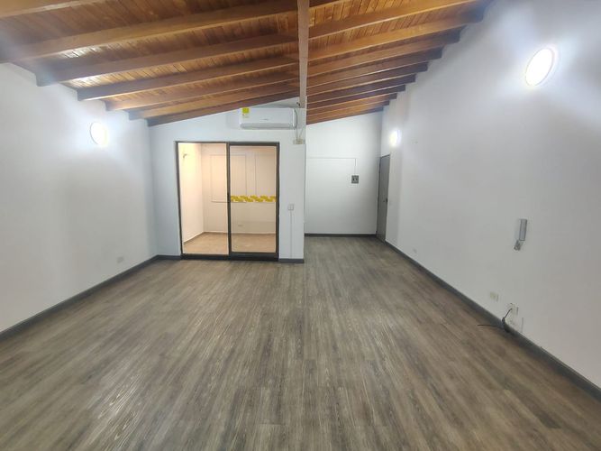 Oficina en arriendo en El Poblado, Medellín, 38 m² · foto 6 de 7