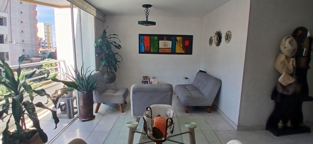 Apartamento de 3 alcobas en venta en Nuevo Sotomayor, Bucaramanga, 96 m² · foto 2 de 16