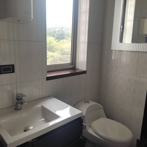 Oficina en arriendo en El Poblado, Medellín, 56 m² · foto 4 de 8