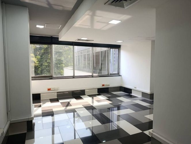 Oficina en arriendo en El Poblado, Medellín, 123 m² · foto 3 de 9