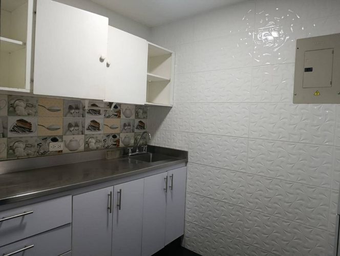 Oficina en arriendo en El Poblado, Medellín, 123 m² · foto 4 de 9