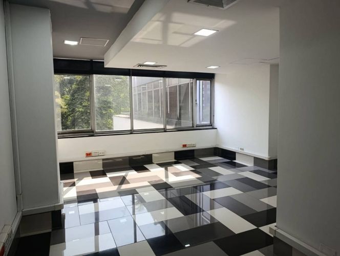 Oficina en arriendo en El Poblado, Medellín, 123 m² · foto 7 de 9