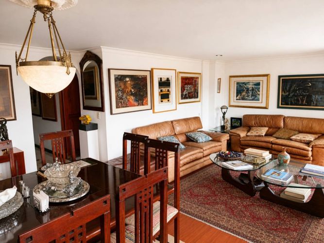 Apartamento de 3 alcobas en venta en Chicó Navarra, Bogotá, 165 m² · foto 3 de 21