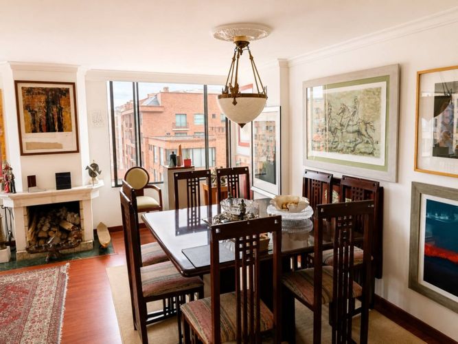 Apartamento de 3 alcobas en venta en Chicó Navarra, Bogotá, 165 m² · foto 4 de 21