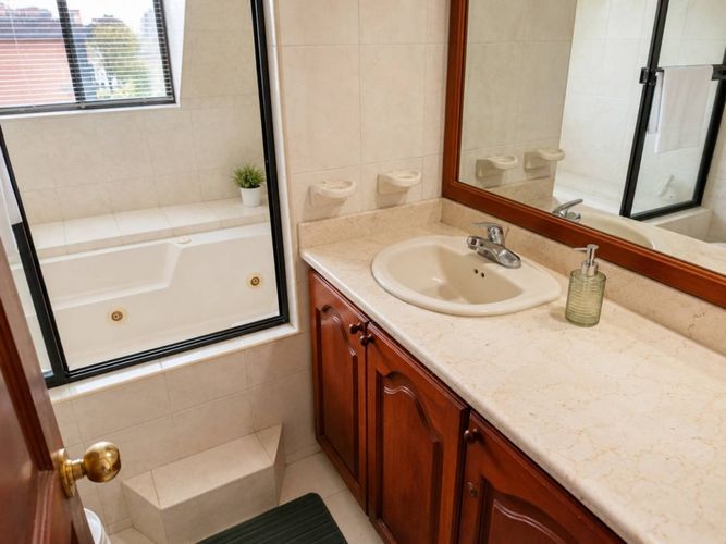 Apartamento de 3 alcobas en venta en Chicó Navarra, Bogotá, 165 m² · foto 14 de 21