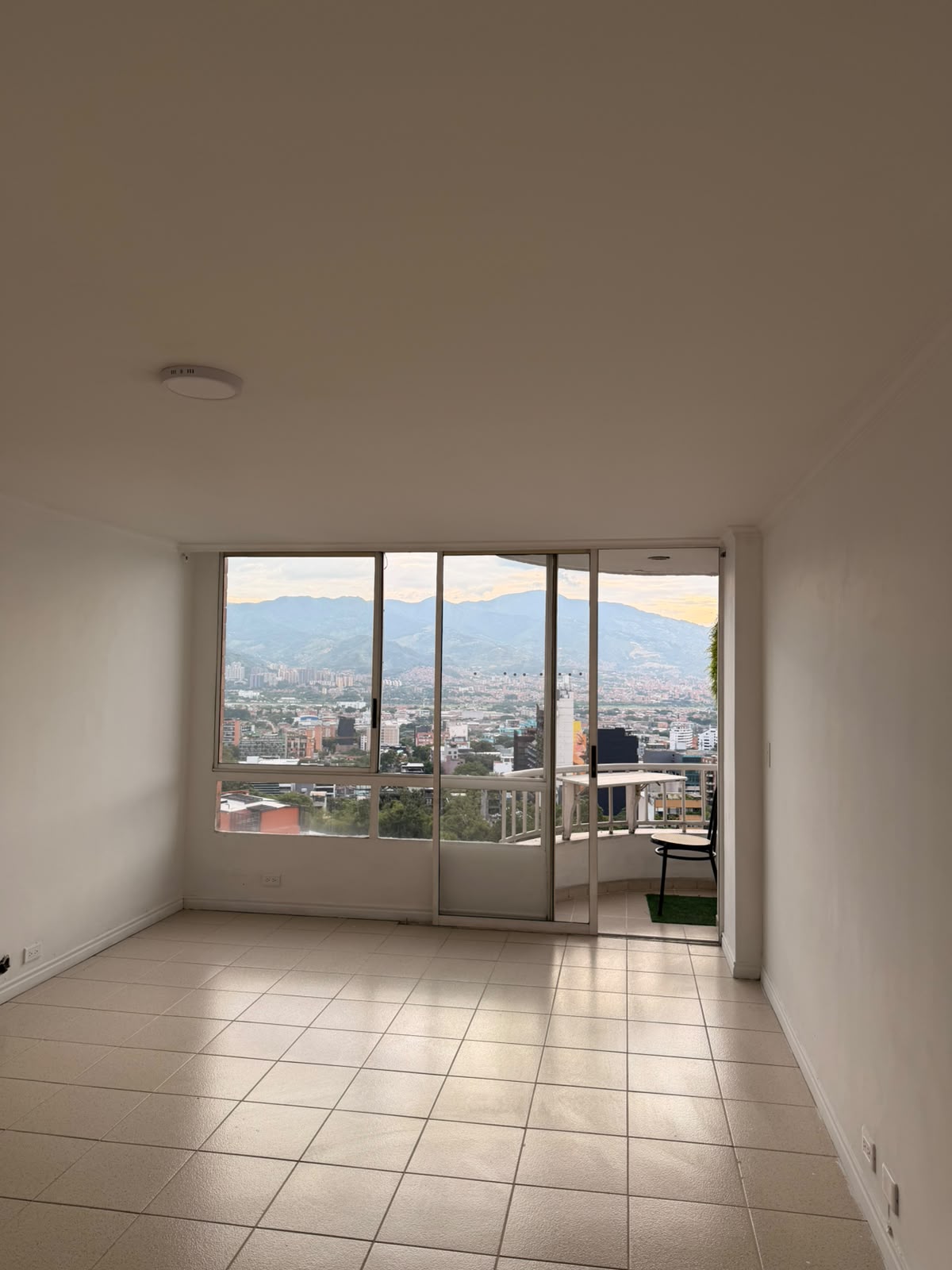 4BR Apartment in Provenza (110 m²)