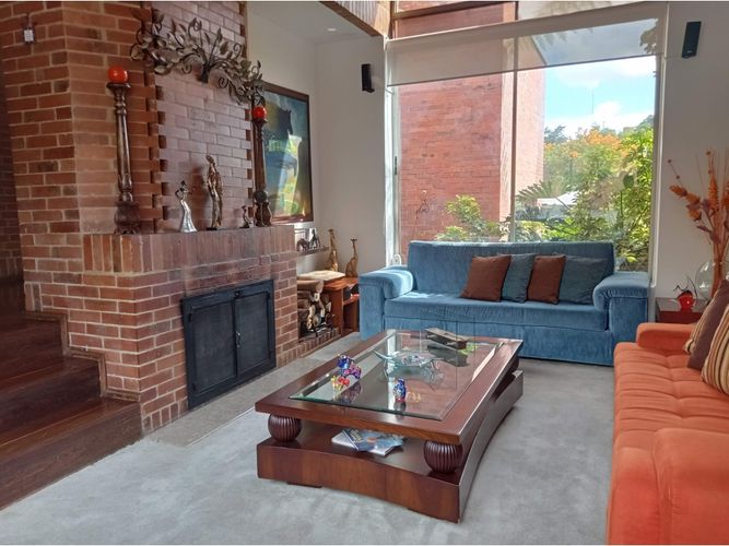 Casa de 4 alcobas en venta en Cerros De Niza, Bogotá, 310 m² · foto 3 de 24