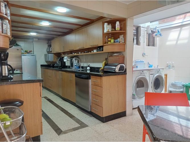 Casa de 4 alcobas en venta en Cerros De Niza, Bogotá, 310 m² · foto 10 de 24