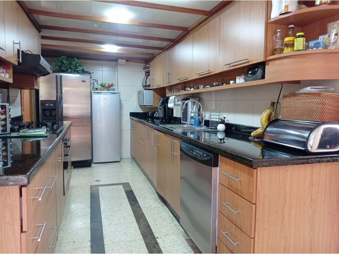 Casa de 4 alcobas en venta en Cerros De Niza, Bogotá, 310 m² · foto 13 de 24