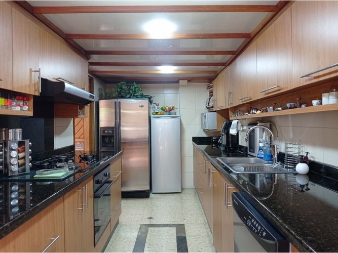 Casa de 4 alcobas en venta en Cerros De Niza, Bogotá, 310 m² · foto 14 de 24