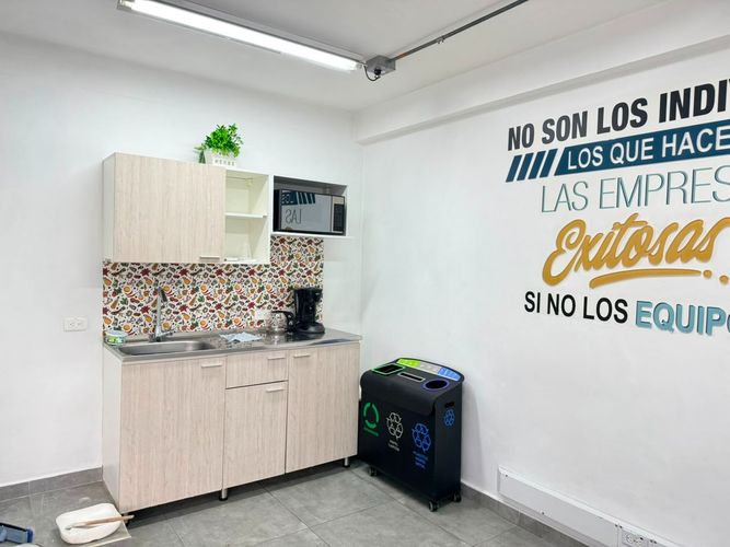 Oficina en arriendo en Cristo Rey, Medellín, 186 m² · foto 17 de 18