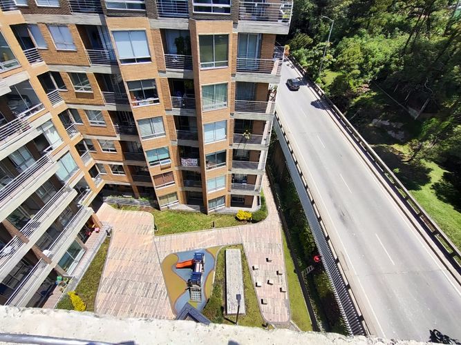 Apartamento de 2 alcobas en venta en Bosque Izquierdo, Bogotá, 69 m² · foto 5 de 24