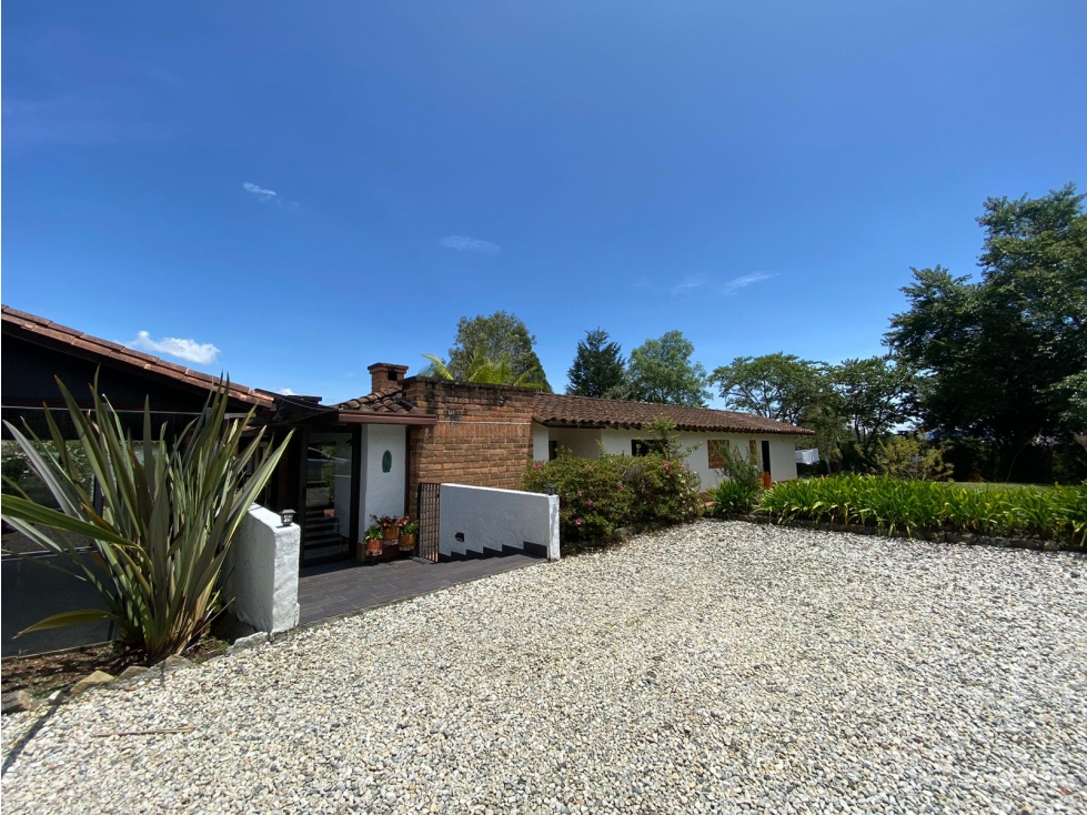 4BR Country House in Aeropuerto (500 m²) for Sale