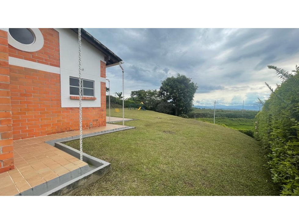 Casa en venta en Condina, Pereira · foto 2 de 24
