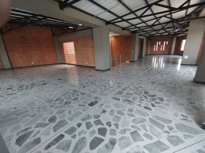 Edificio en arriendo en Alameda, Cali, 1200 m² · foto 5 de 24