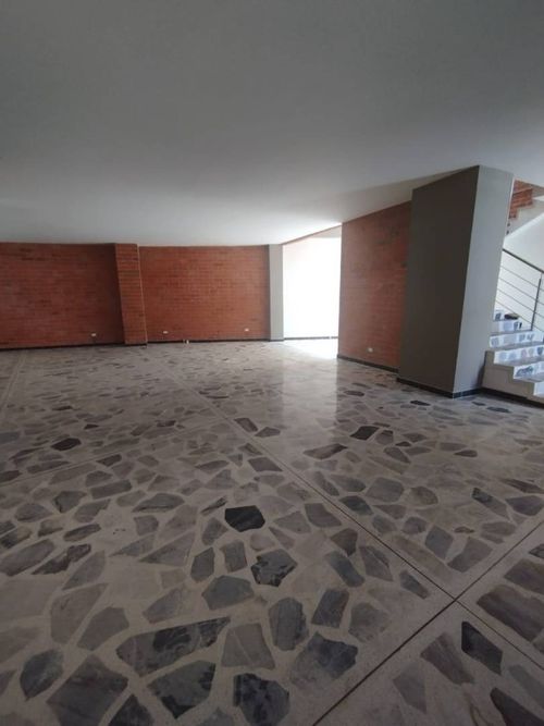 Edificio en arriendo en Alameda, Cali, 1200 m² · foto 7 de 24