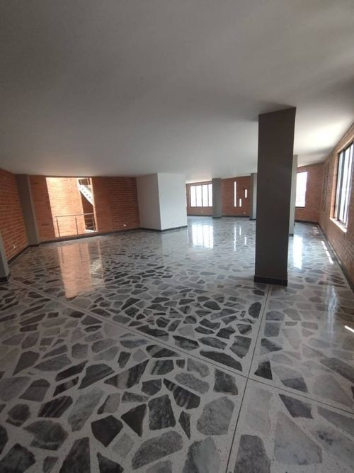 Edificio en arriendo en Alameda, Cali, 1200 m² · foto 9 de 24