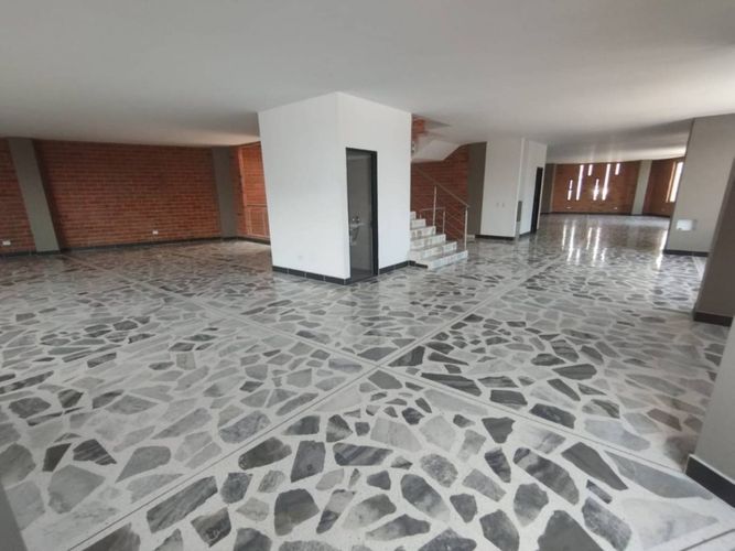 Edificio en arriendo en Alameda, Cali, 1200 m² · foto 12 de 24