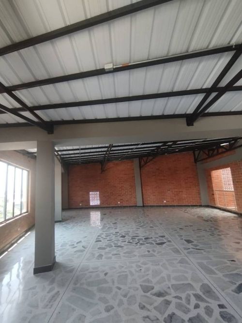 Edificio en arriendo en Alameda, Cali, 1200 m² · foto 22 de 24