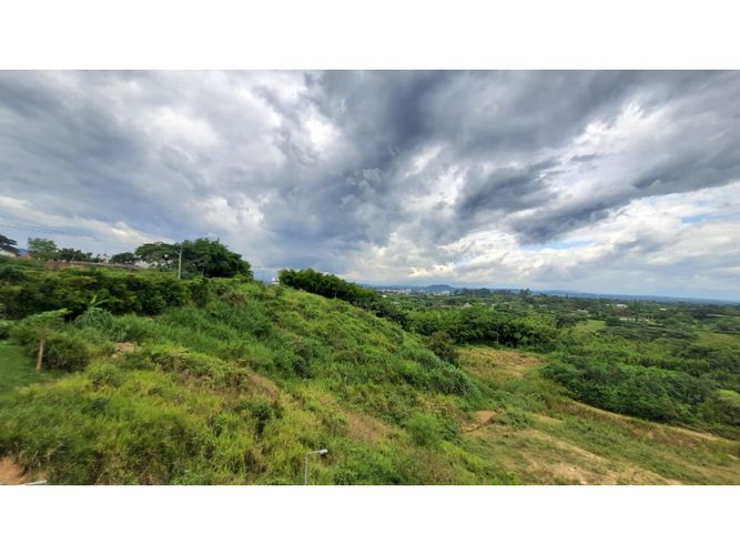 Apartamento de 2 alcobas en venta en Cerritos, Pereira, 102 m² · foto 2 de 24